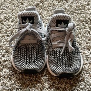 Baby Boy/Girl Adidas White/Grey/Black Size 5 Sneakers.
